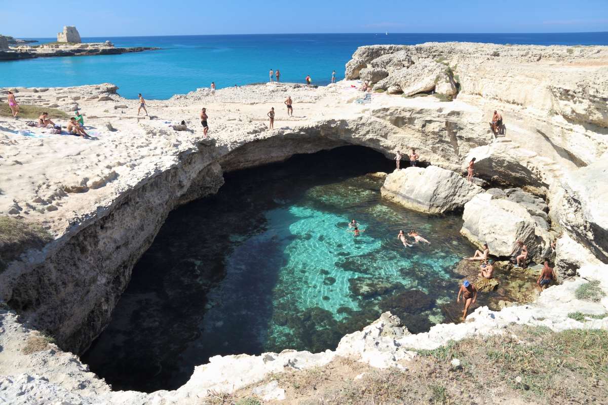 Grotta della poesia, Ιταλία