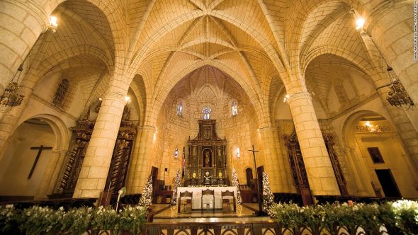 151005194729-dominican-republic-beauty--santo-domingo-interior-catedral-primada-super-169