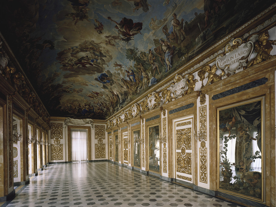 1444-1452, Florence, Italy --- Fresco paintings by Luca Giordano in a mirrored hall at the Palazzo Medici-Riccardi in Florence, Italy. --- Image by © Alinari Archives/Corbis