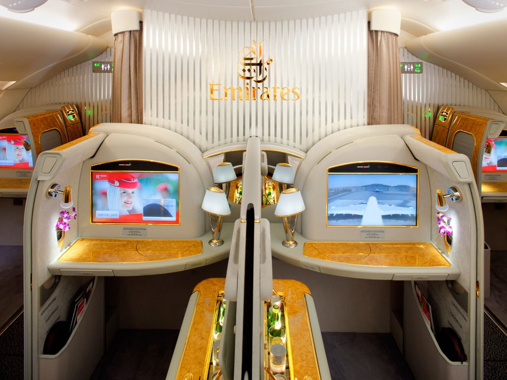 emirates flight 215