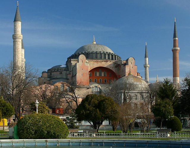 Ο ναός της Αγίας Σοφίας στην Κωνσταντινούπολη ένα από τα πιο σημαντικά αξιοθέατα της πόλης!