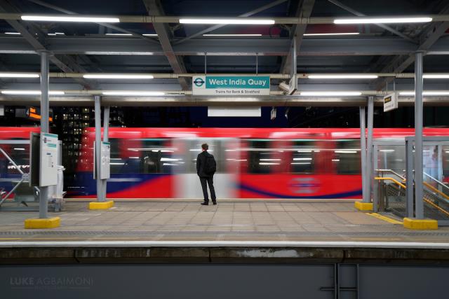 Σταθμοί μετρό Λονδίνο by Luke Agbaimoni