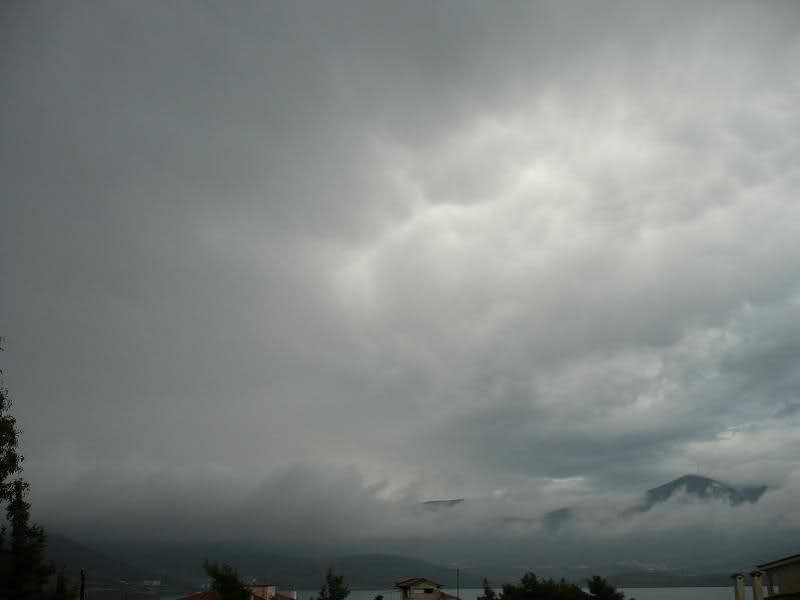 Καιρός (03/12): Με βροχές και ανέμους μας υποδέχεται η εβδομάδα