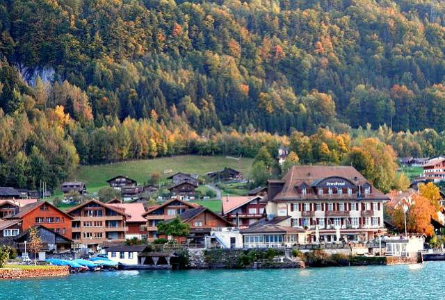 Ελβετία: Απόδραση στις παραμυθένιες λίμνες της