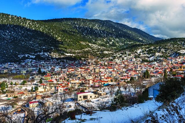 15+1 σημεία που αξίζει να ανακαλύψετε με ορμητήριο την Αράχωβα