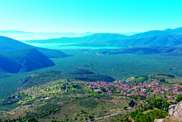 15+1 σημεία που αξίζει να ανακαλύψετε με ορμητήριο την Αράχωβα