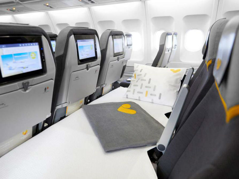 Αεροπορική εταιρεία φέρνει θέσεις που γίνονται κρεβάτια στην οικονομική κατηγορία!
