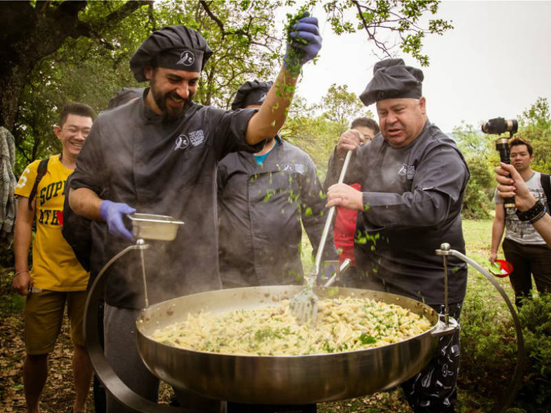 Ταξιδεύουμε στα Μετέωρα για κυνήγι τρούφας!