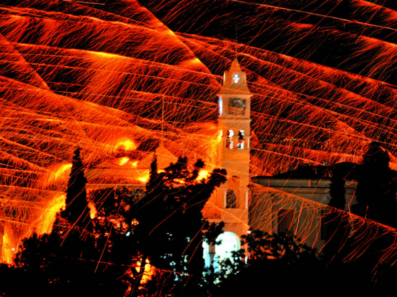Χίος: Στο νησί της Μαστίχας για... εκρηκτικό Πάσχα!