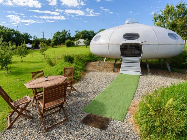 UFO Airbnb