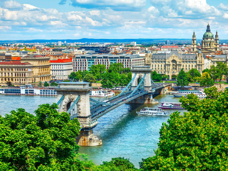 Βουδαπέστη με θέα τον Δούναβη