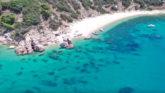 Χαλκιδική: Ένας κρυφός παράδεισος – μια ανέγγιχτη παραλία που δεν γνωρίζετε