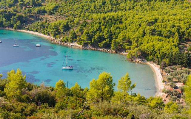 Παραλία στην Αλόννησο