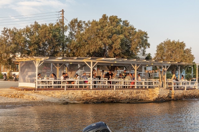 Ψαροταβέρνα Ακρογιάλι  Αντίπαρος