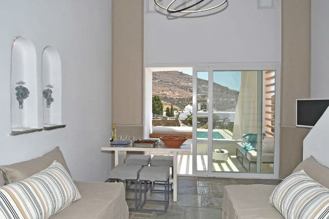 Tinos Blend Suites σαλόνι