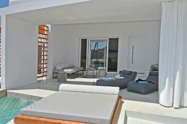 Tinos Blend Suites βεράντα