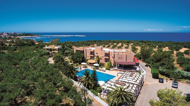 Apollo Resort Κυπαρρισία