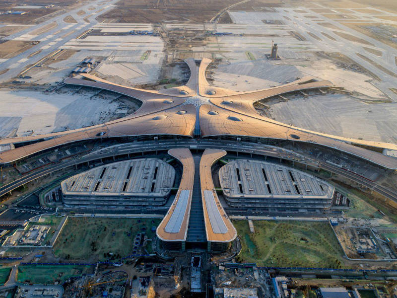Σαν... διαστημόπλοιο το νέο εντυπωσιακό αεροδρόμιο του Πεκίνου!