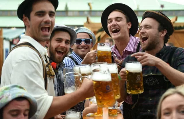 Oktoberfest - γιορτή μπύρας Μόναχο