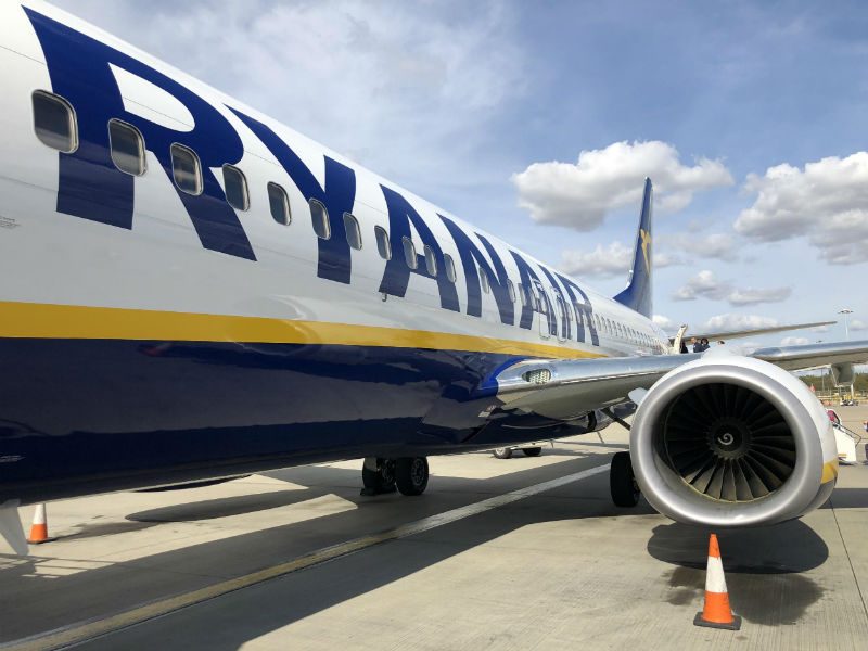 Ryanair Î½Î­Î±