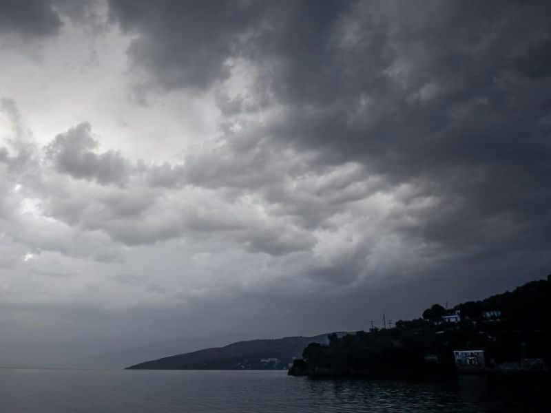 Καιρός: Βροχές και καταιγίδες