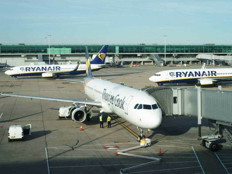 Ryanair - Thomas Cook αεροπλάνα