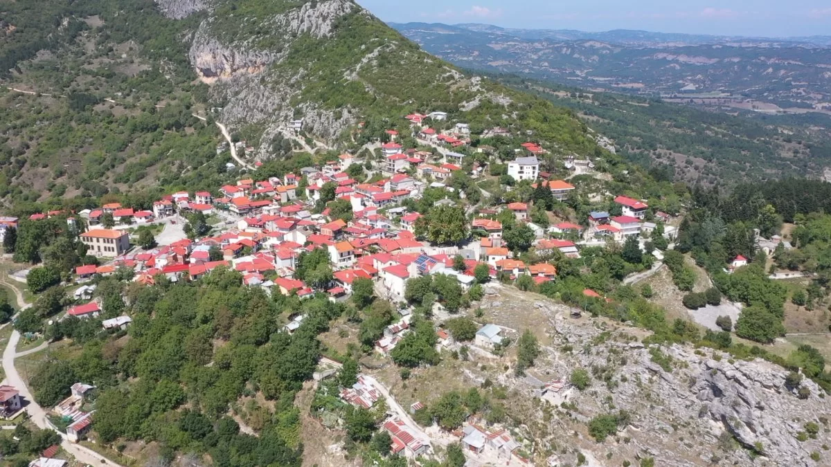 Σπήλαιο Γρεβενά όμορφο χωριό