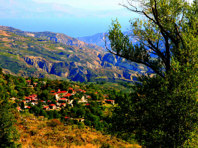 Τρίκαλα Κορινθίας