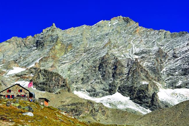 Tracuit Hut, Valais