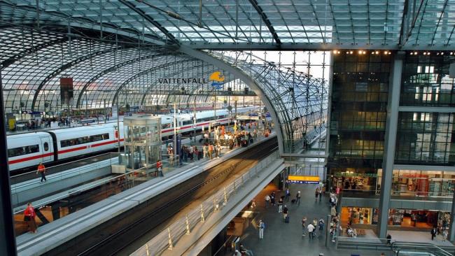 Berlin Hauptbahnhof σταθμός τρένων Βερολίνου