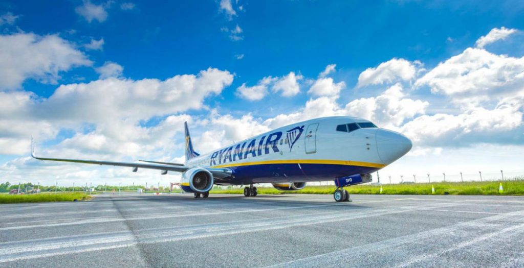 Ryanair αεροσκάφος πριν την απογείωση 