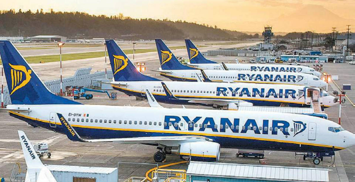 Ryanair αεροσκάφη στο αεροδρόμιο