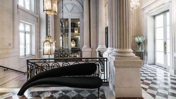 Hotels De Crillon