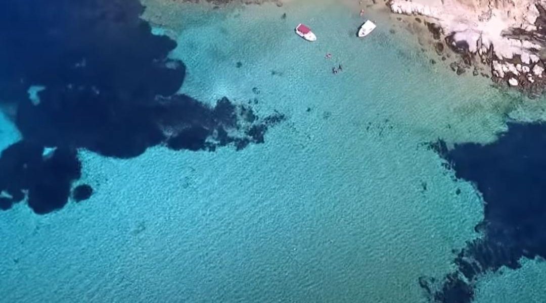 1+1: Παραλίες σκέτη μαγεία στην Χαλκιδική – εντελώς διαφορετικές (φωτο & video)