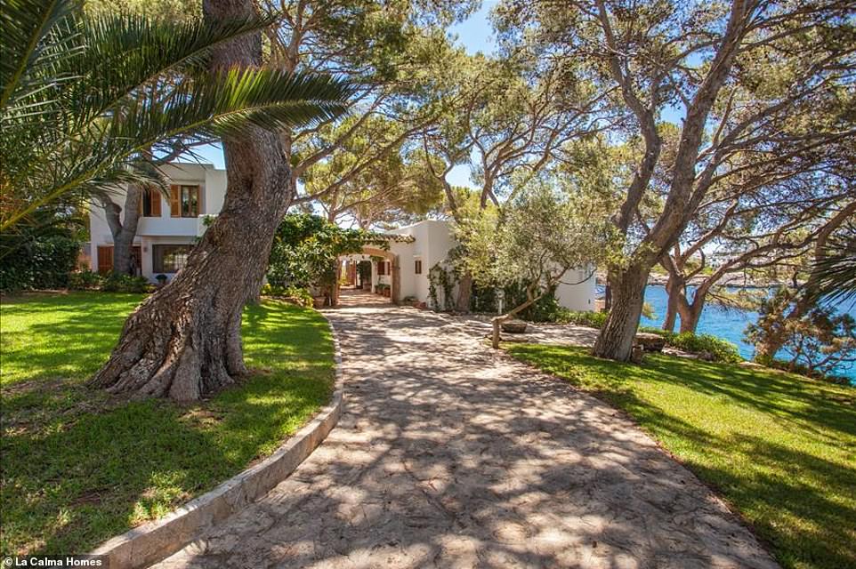 Είσοδος Villas Ibizan