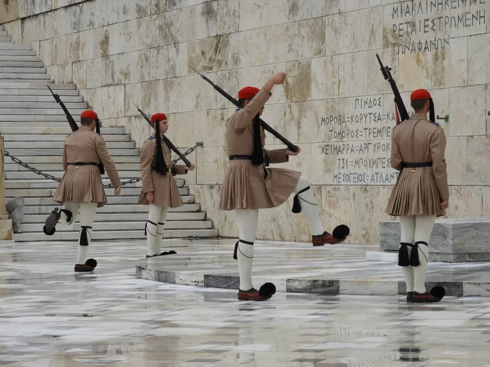 Εύζωνες, Σύνταγμα