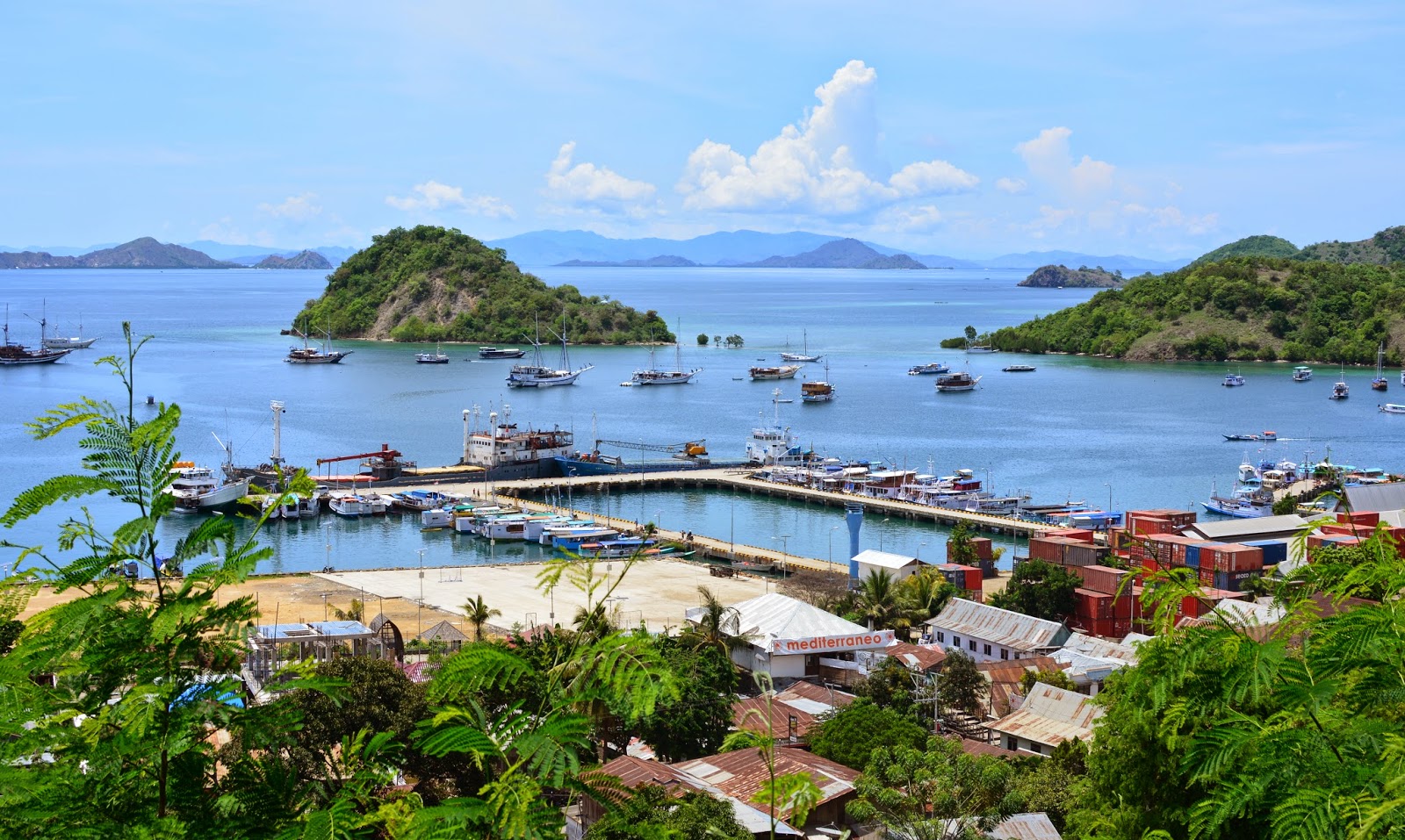 Το λιμάνι στο Labuan Bajo 