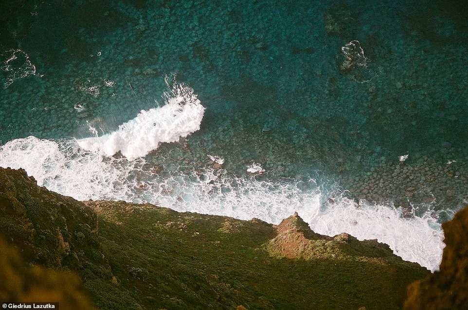 Γκρεμός, θάλασσα