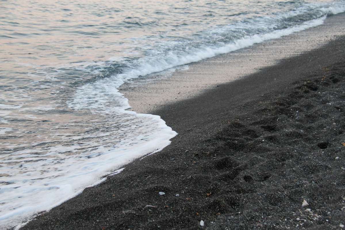 Παραλία Περίσσα, Σαντορίνη