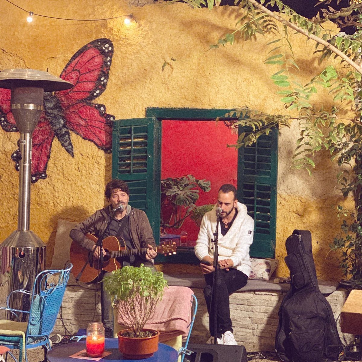 Μουζουράκης, Live βραδιές στο urban garden bar