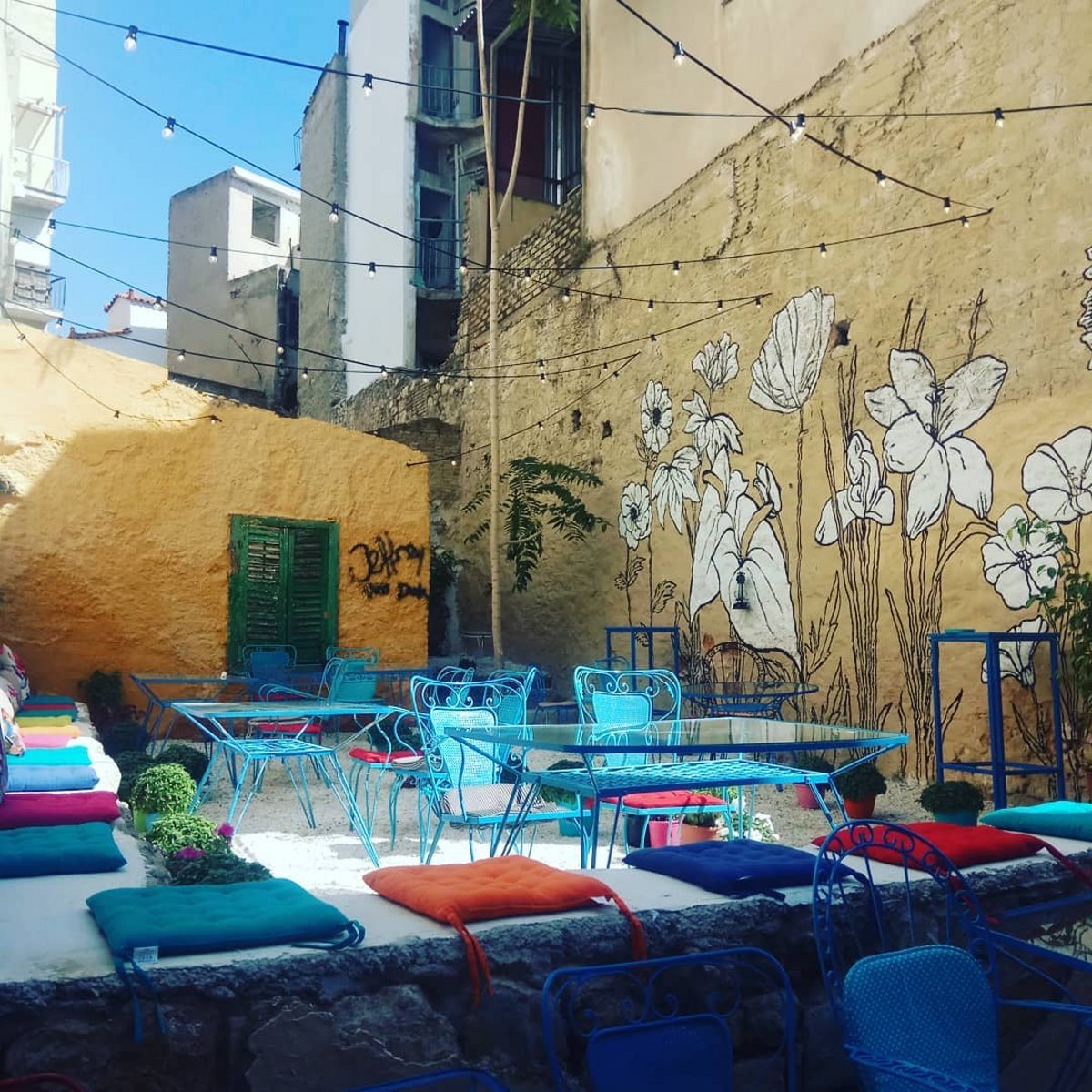 Urban Garden Bar αυλή