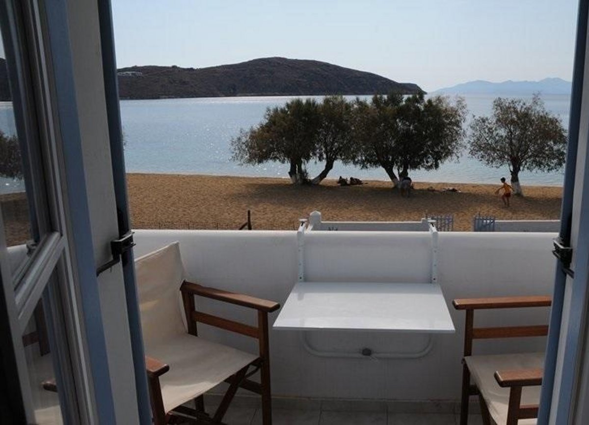 Γαλάζιο Σέριφος μπαλκόνι στο δωμάτιο