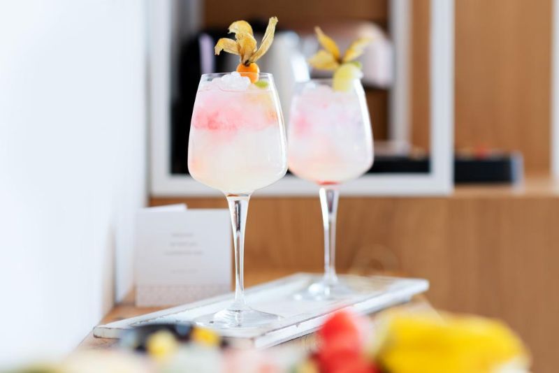 κοκτειλ sea level hotel