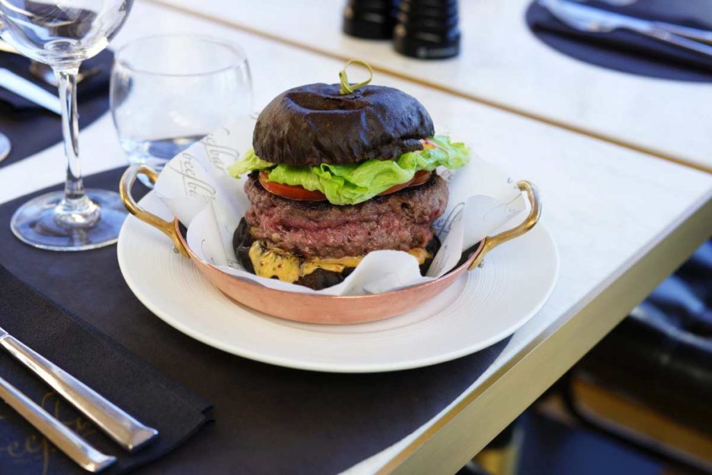 Beefbar black burger