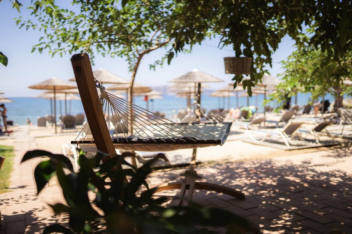 Zoe Seaside Resort αιώρα στην παραλία