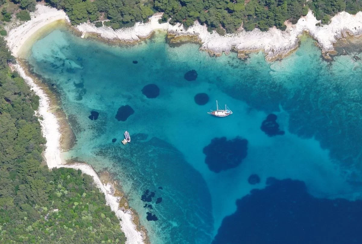 Λοσίνι θάλασσα από ψηλά