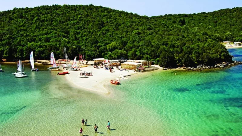 μπελα βρακα εξωτική παραλια