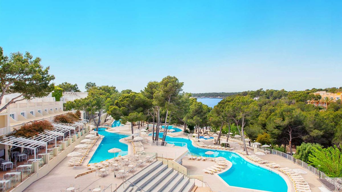 Iberostar Club Cala Barca κλείνει λόγω κρουσμάτων