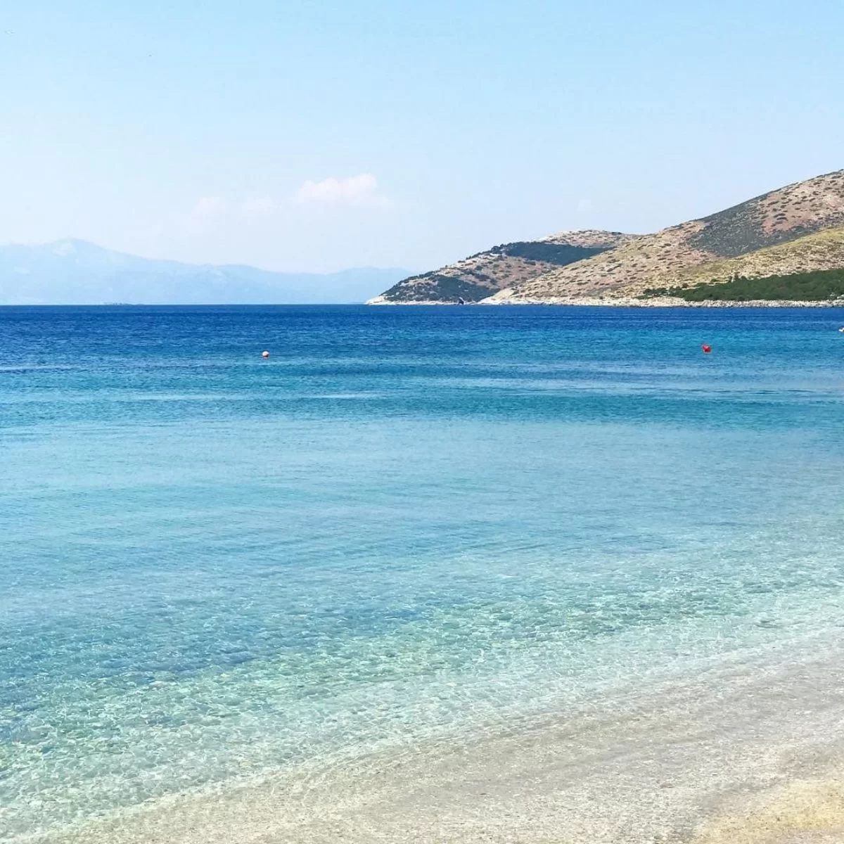 Νημποριό Εύβοια, τα γαλανά νερά της θάλασσας