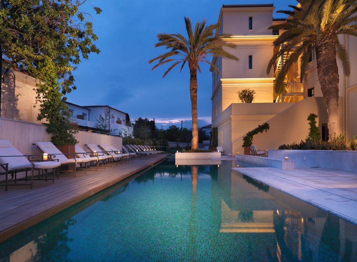 Poseidonion Grand Hotel φωτισμένη πισίνα